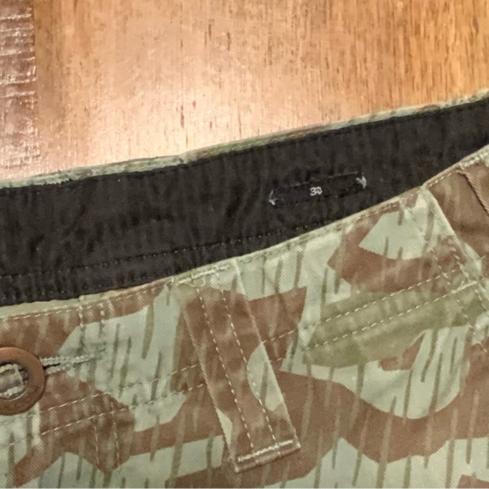 Volcom Men's Green and Brown Cargo Shorts - Picture 2 of 3